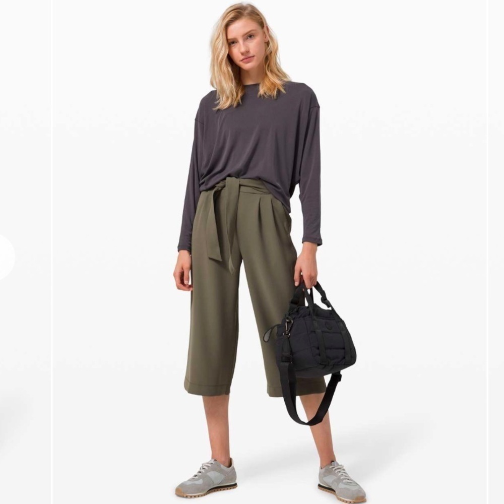 lululemon crop nior pant in grey sage